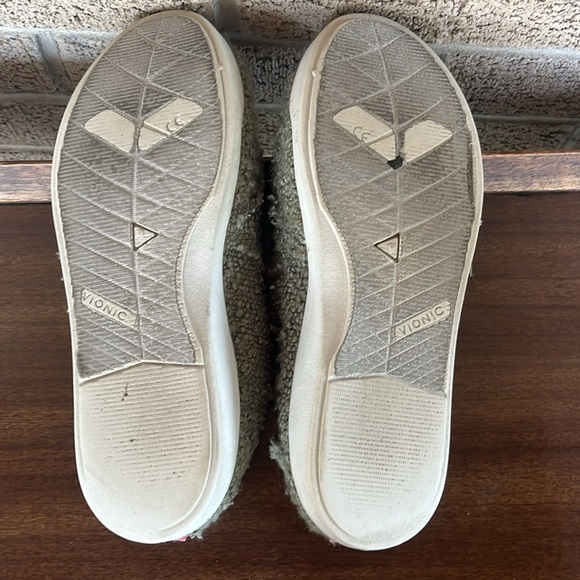 Vionic Beach Slip-On Green Shoes Size 6 - Picture 10 of 14